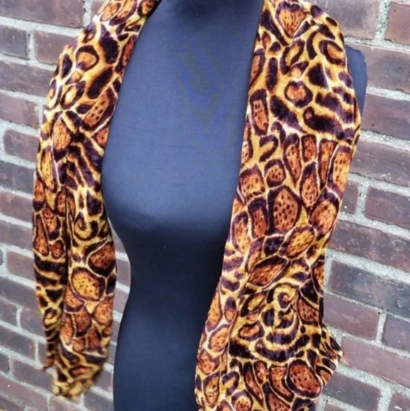 Vintage jungle print velour scarf - Picture 6 of 9